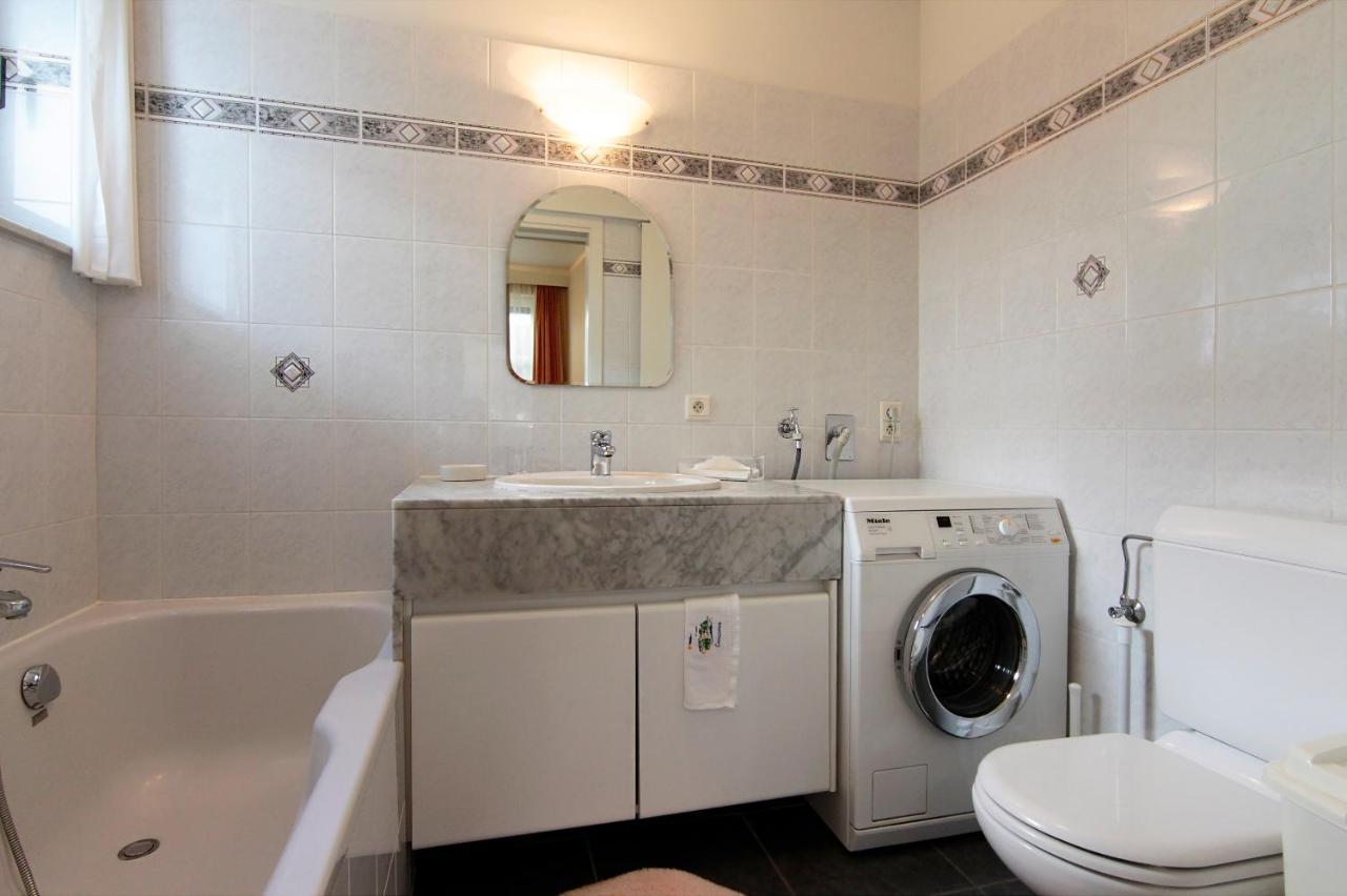 Fairway Apartment Кноке-Хайст Екстериор снимка